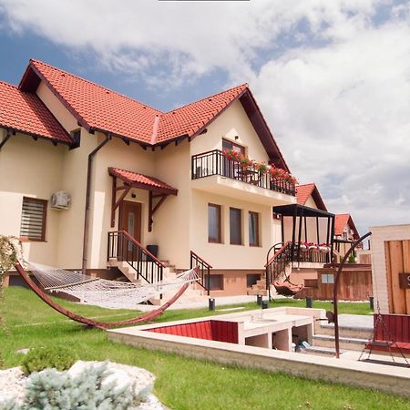 Roots Villa Sequoia Brasov Exterior photo